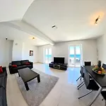 Mecajac Villa
