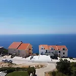 Mecajac Villa *