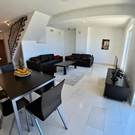 Mecajac Villa *