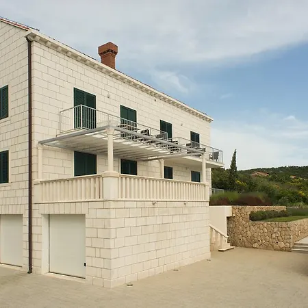 Mecajac Villa *